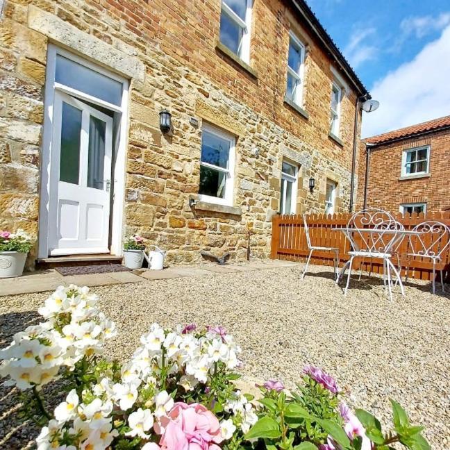 Serendipity Cottage Castleton  Екстериор снимка